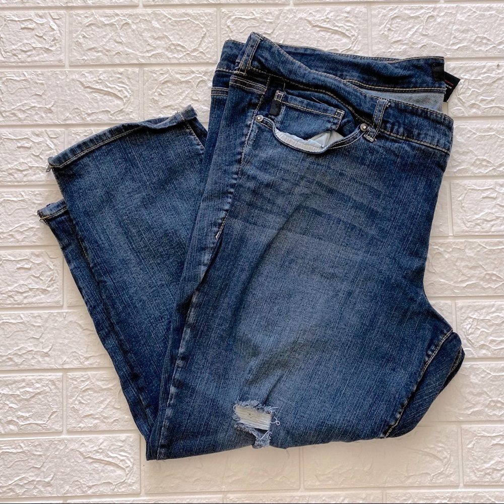 Ankle zip distressed jeans